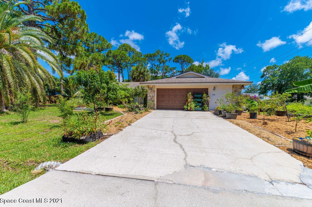 199 Driskell St, Melbourne, FL 32907-1550