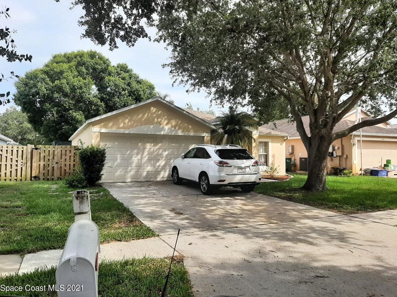 6985 Hammock Trace Dr, Melbourne, FL 32940-7972