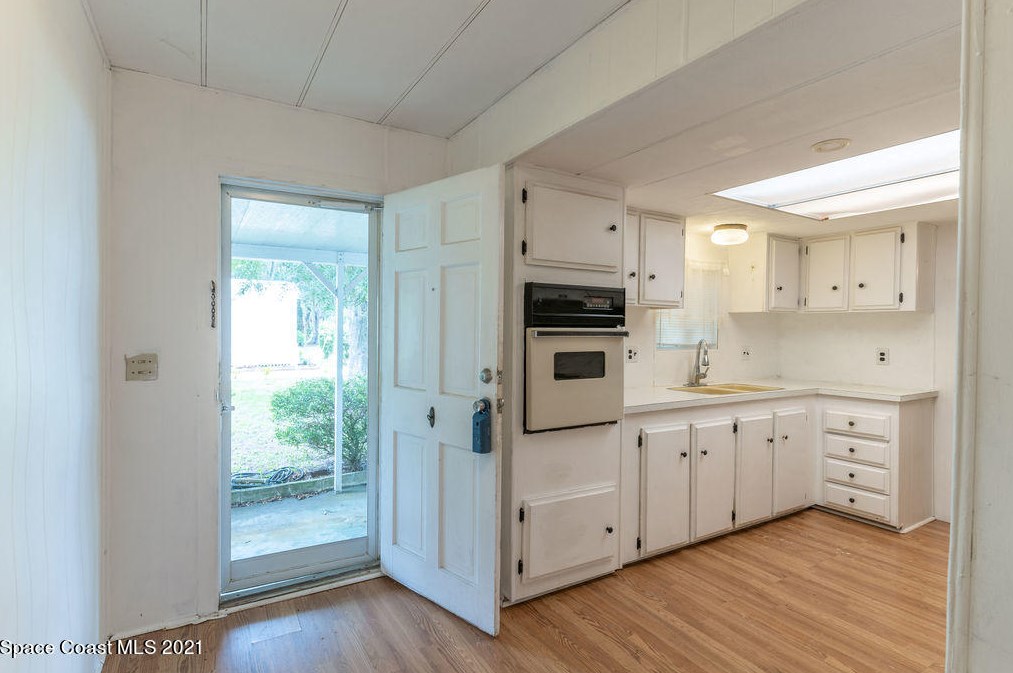 33 Paul Rene Dr, Melbourne, FL 32904-1980