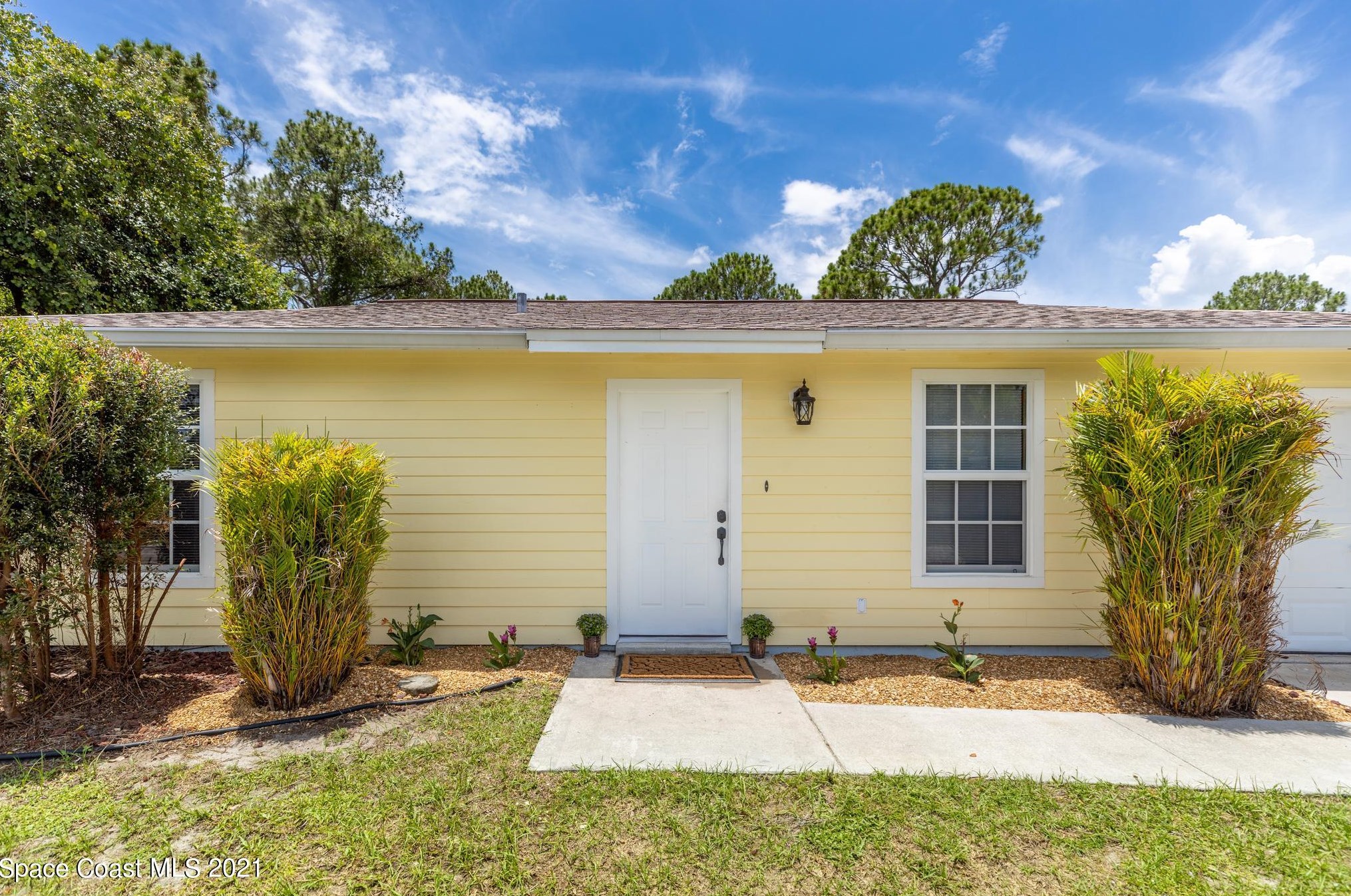 870 Airport Ave, Melbourne, FL 32909-4355