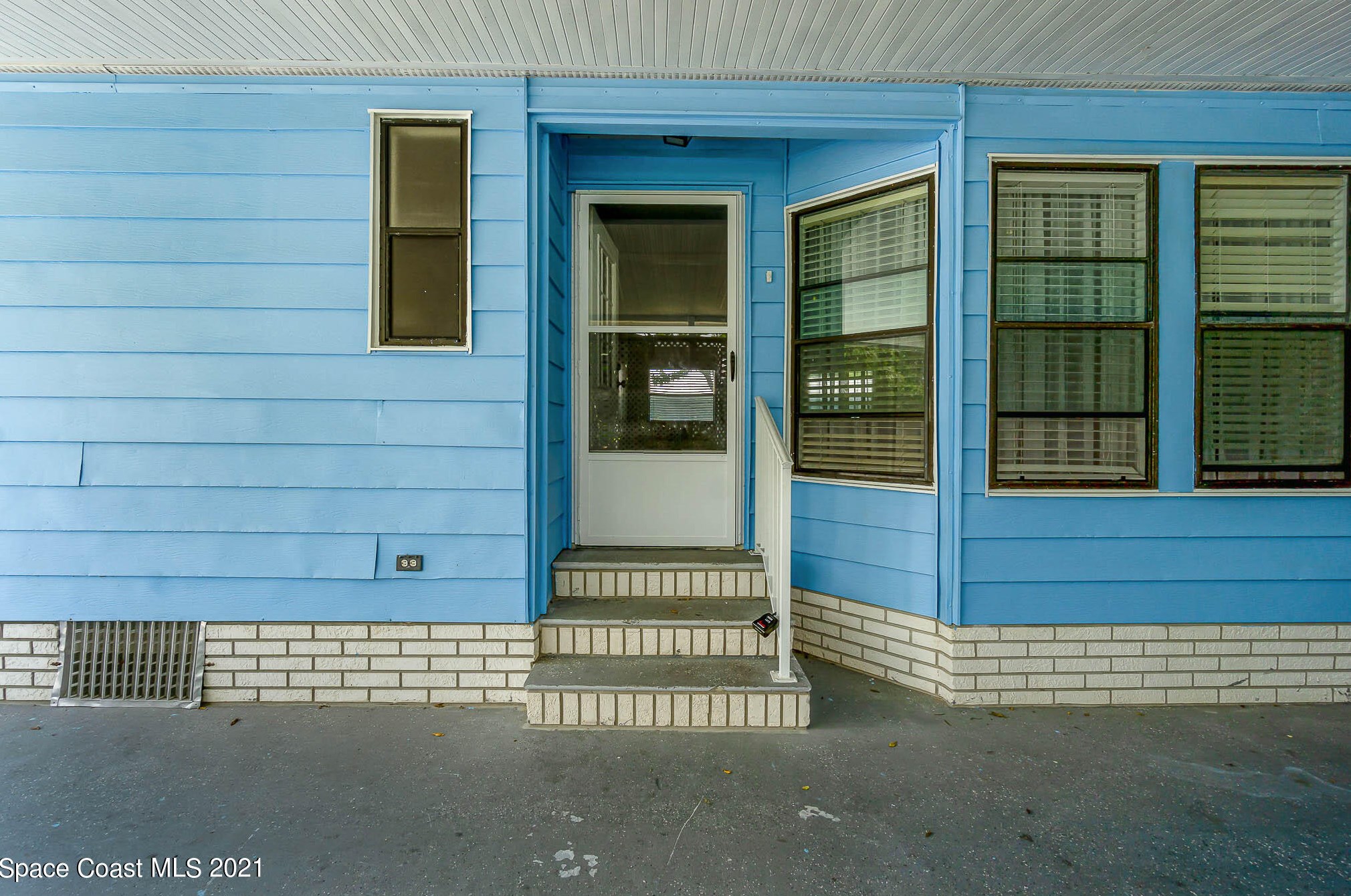 7595 Blackhawk Rd, Sebastian, FL 32976