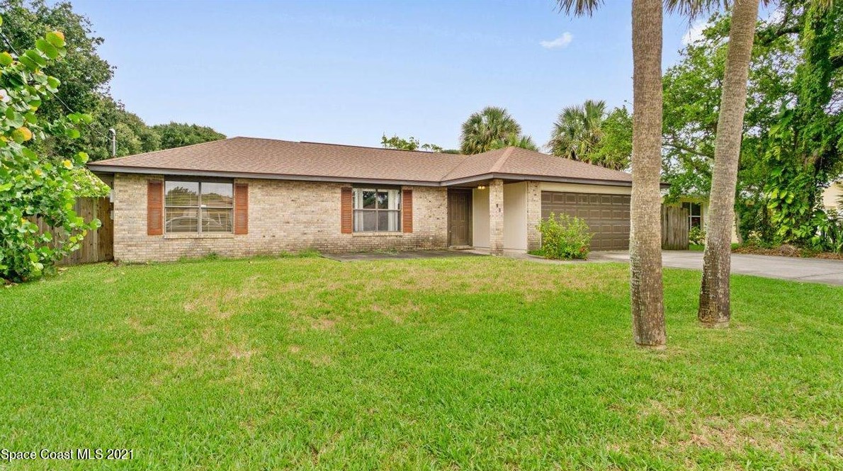 110 Delvalle St, Melbourne, FL 32951-3819