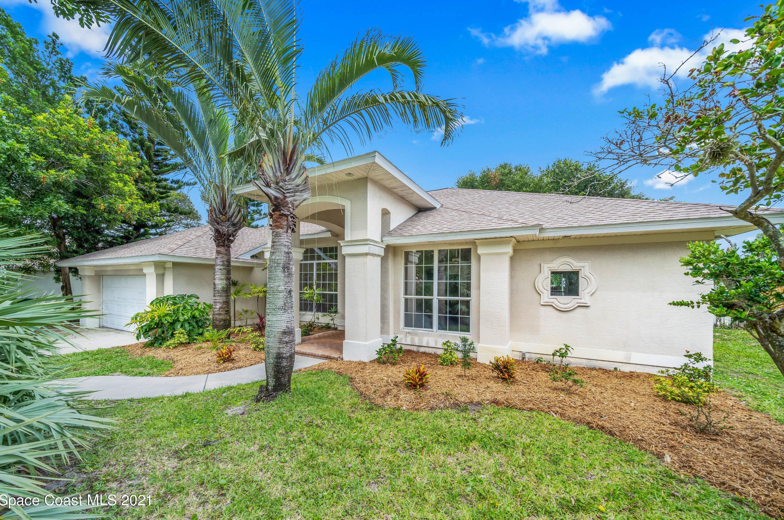 333 Peregrine Dr, Melbourne, FL 32903-4744