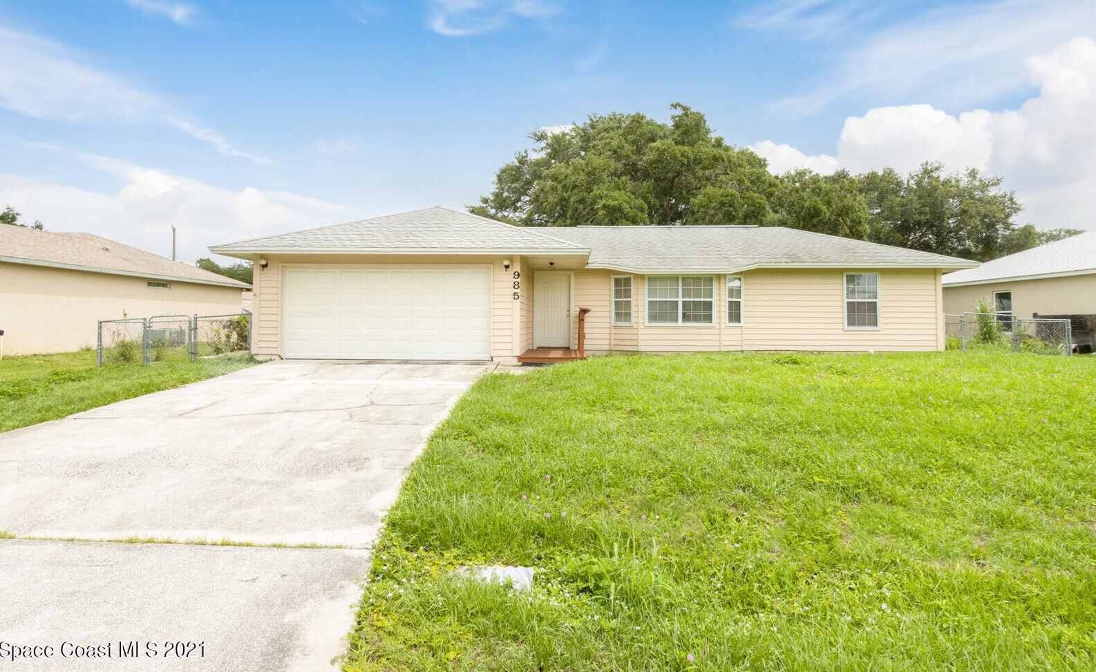 985 Dupont St, Melbourne, FL 32907-5531