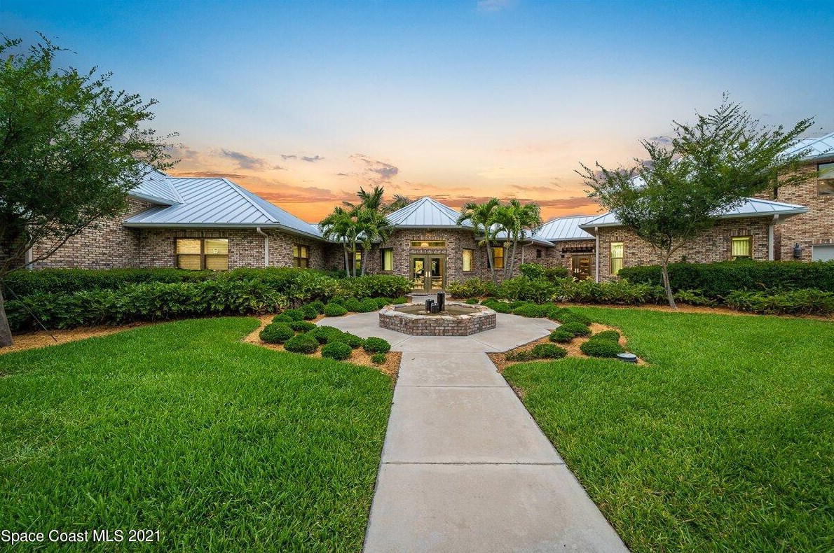 5675 Willoughby Dr, Melbourne, FL 32934-2823