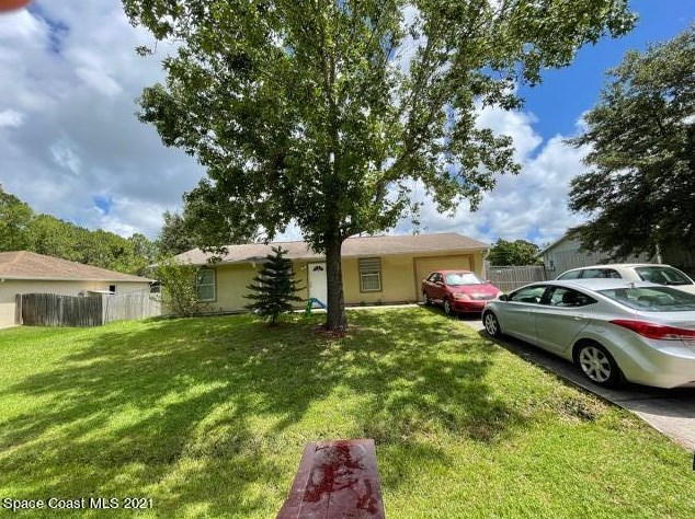 347 Dandurand St, Melbourne, FL 32908-1718