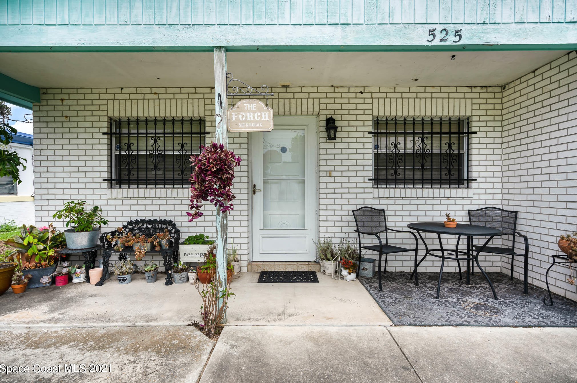 525 Live Oak St, Edgewater, FL 32132-1557