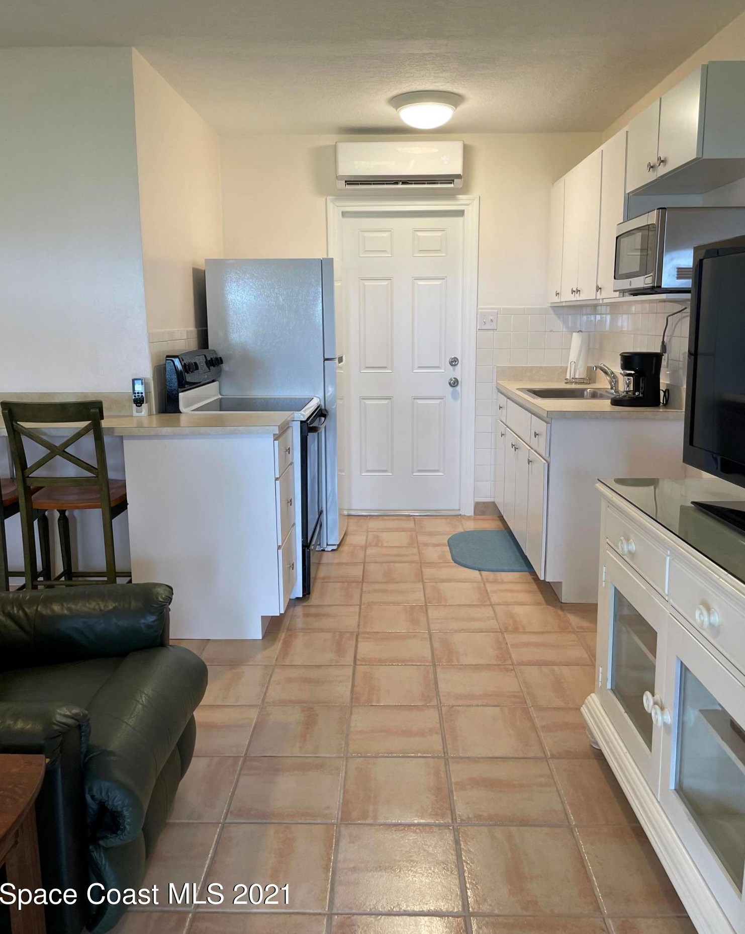 2243 Pineapple Ave, Melbourne FL  32935-6629 exterior