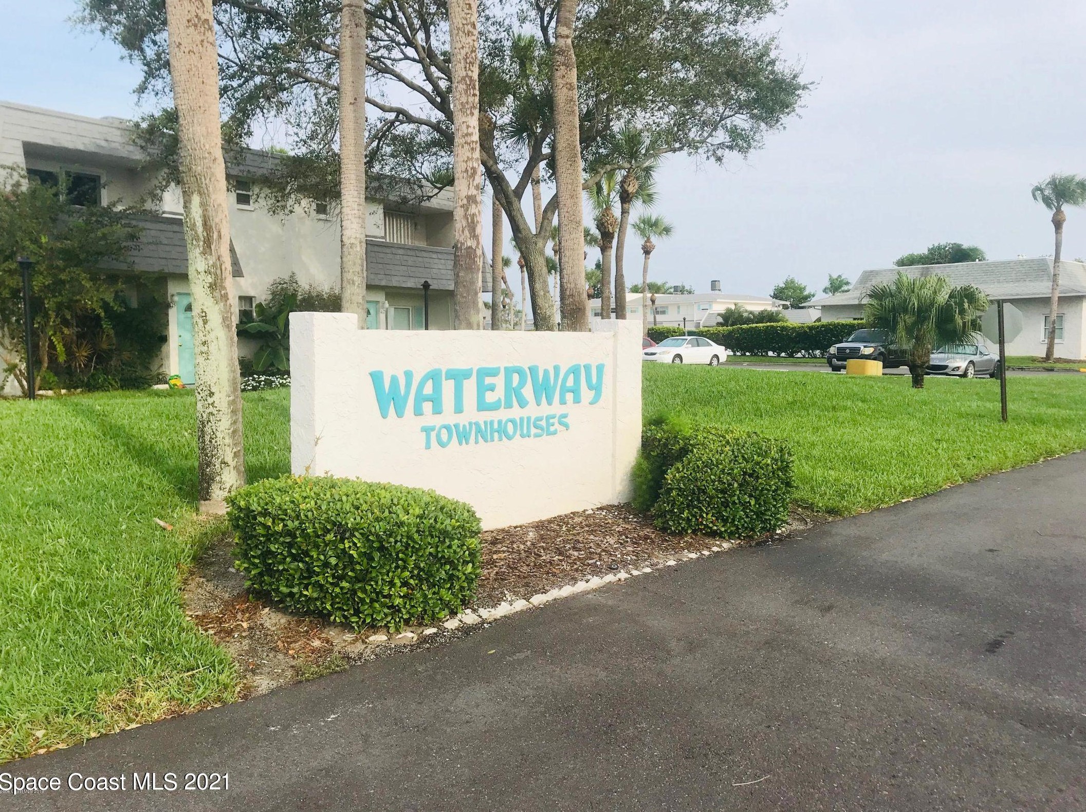 417 Dove Ln, Melbourne, FL 32937-3735
