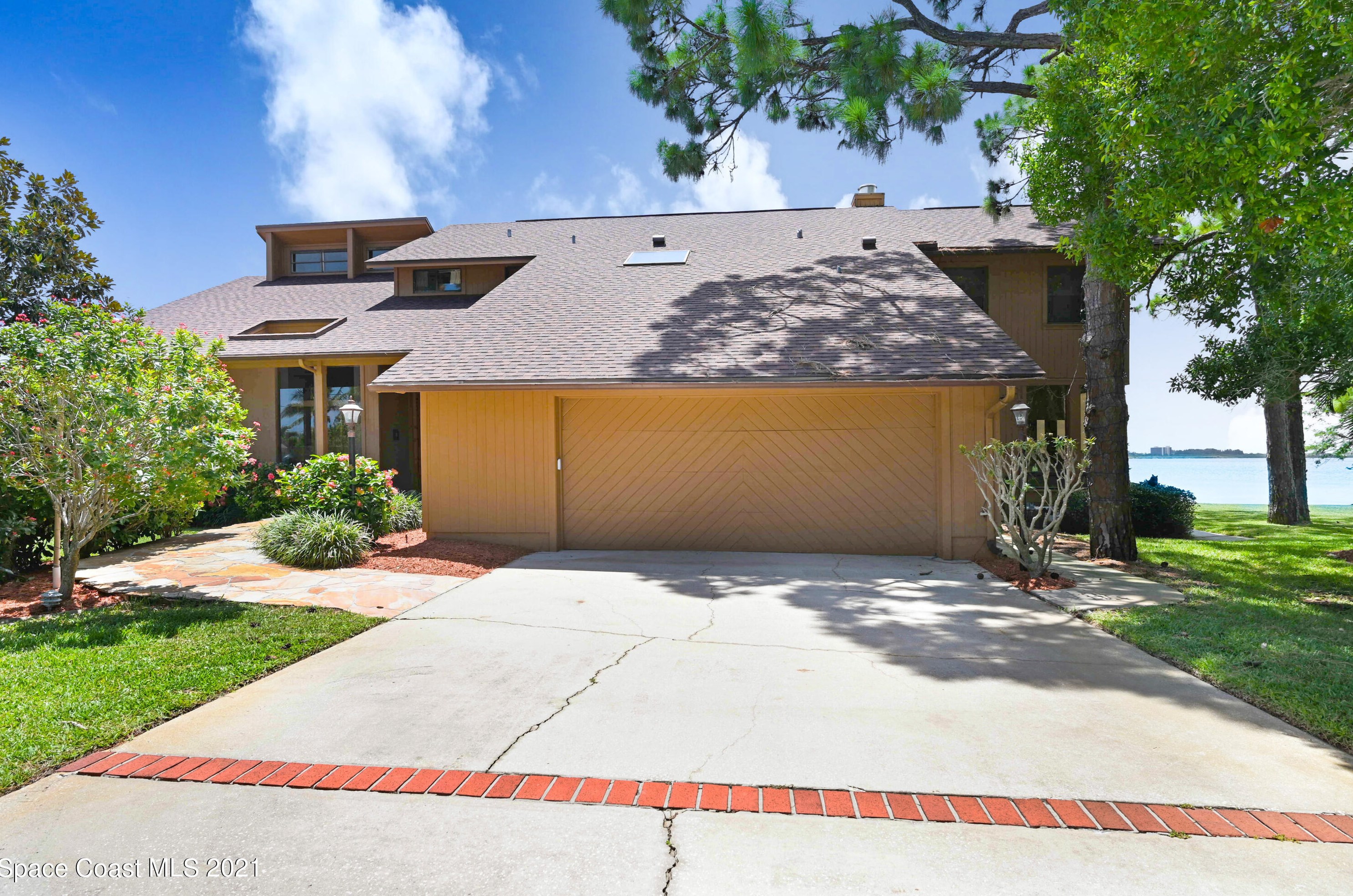 1725 Newfound Harbor Dr, Merritt Island, FL 32952