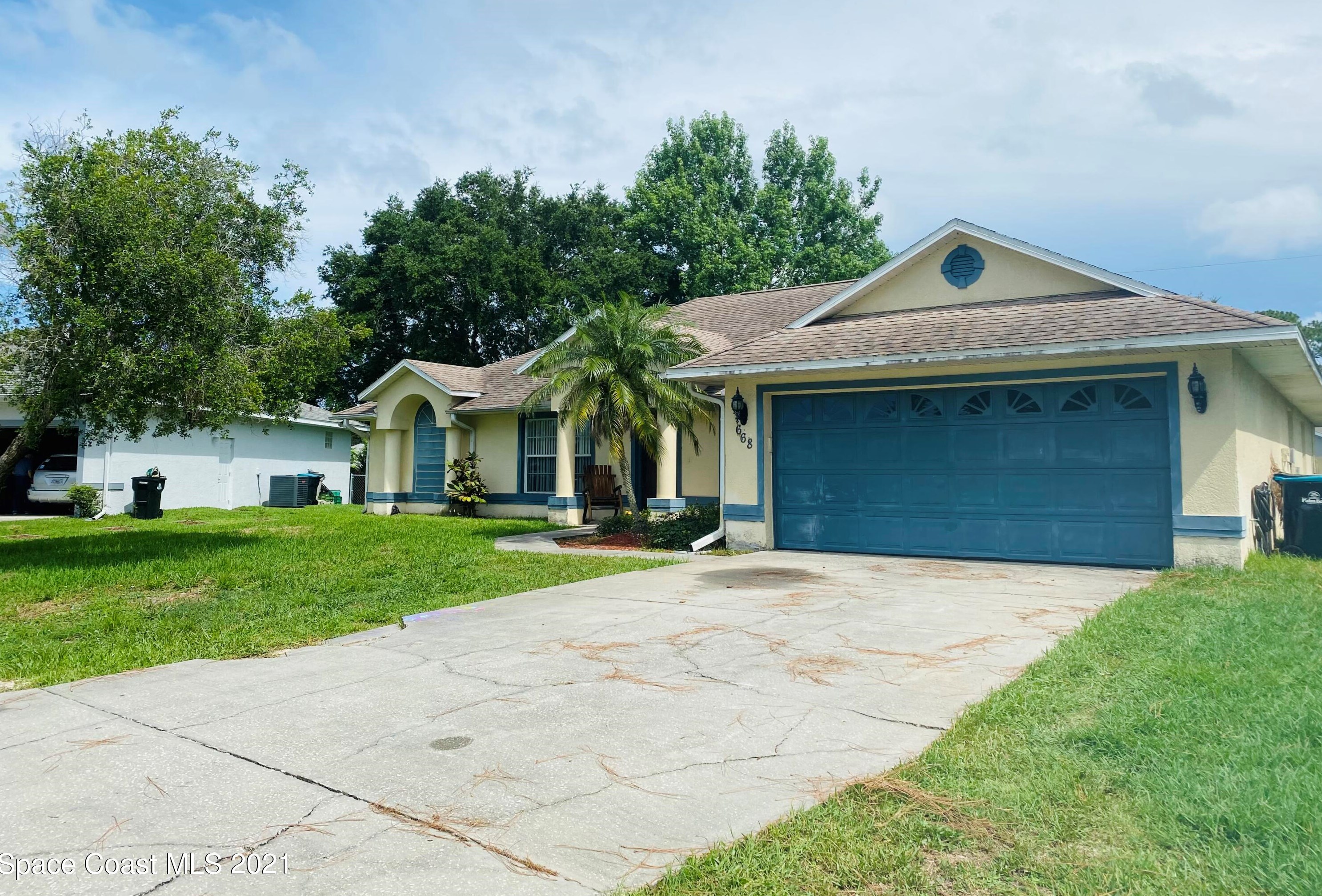 668 Di Lido St, Melbourne, FL 32907-2029