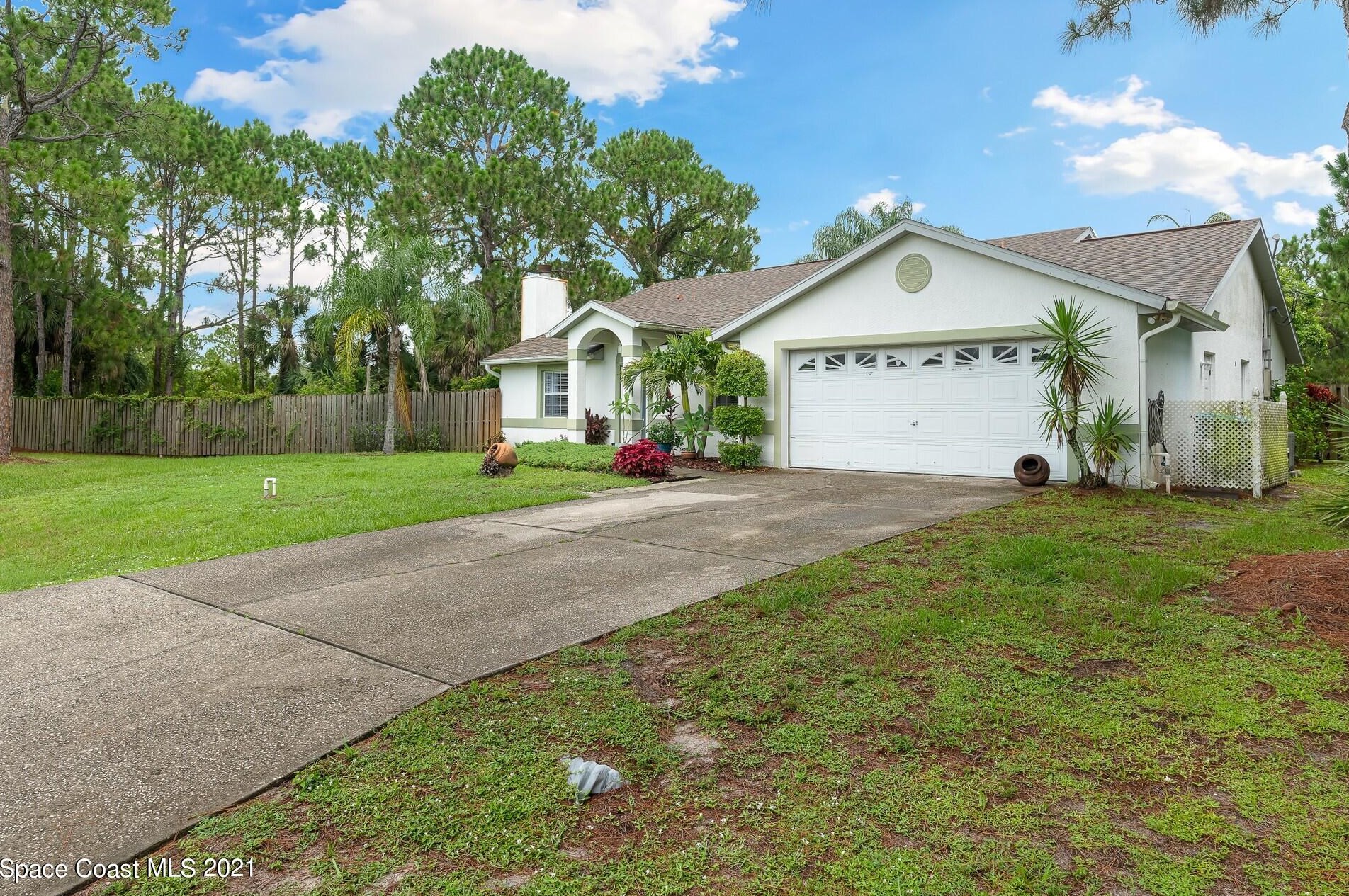 2205 Queens St, Melbourne, FL 32909-6202