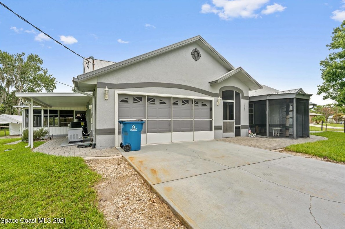 1585 Oakfield Ave, Melbourne, FL 32909-5150