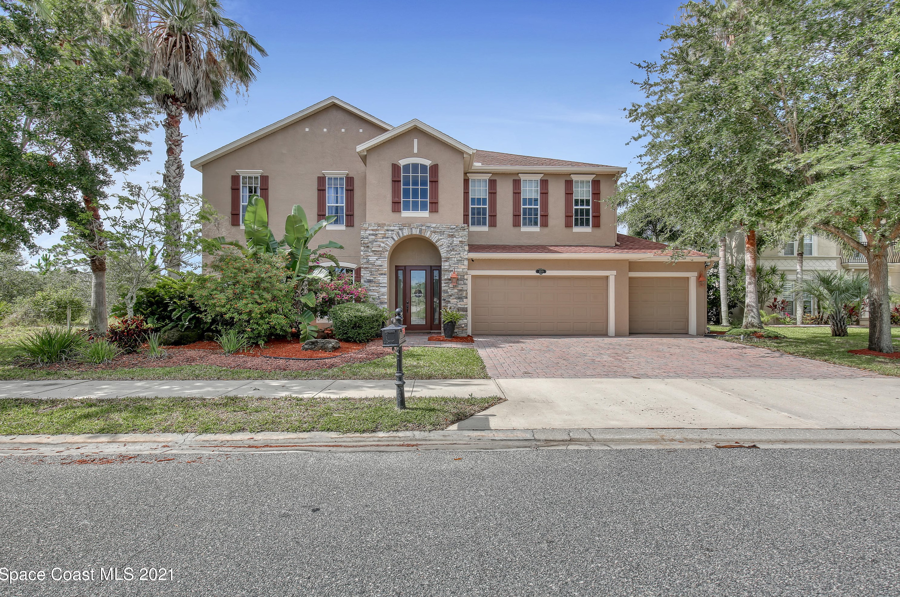 1209 Tipperary Dr, Melbourne FL  32940-6029 exterior