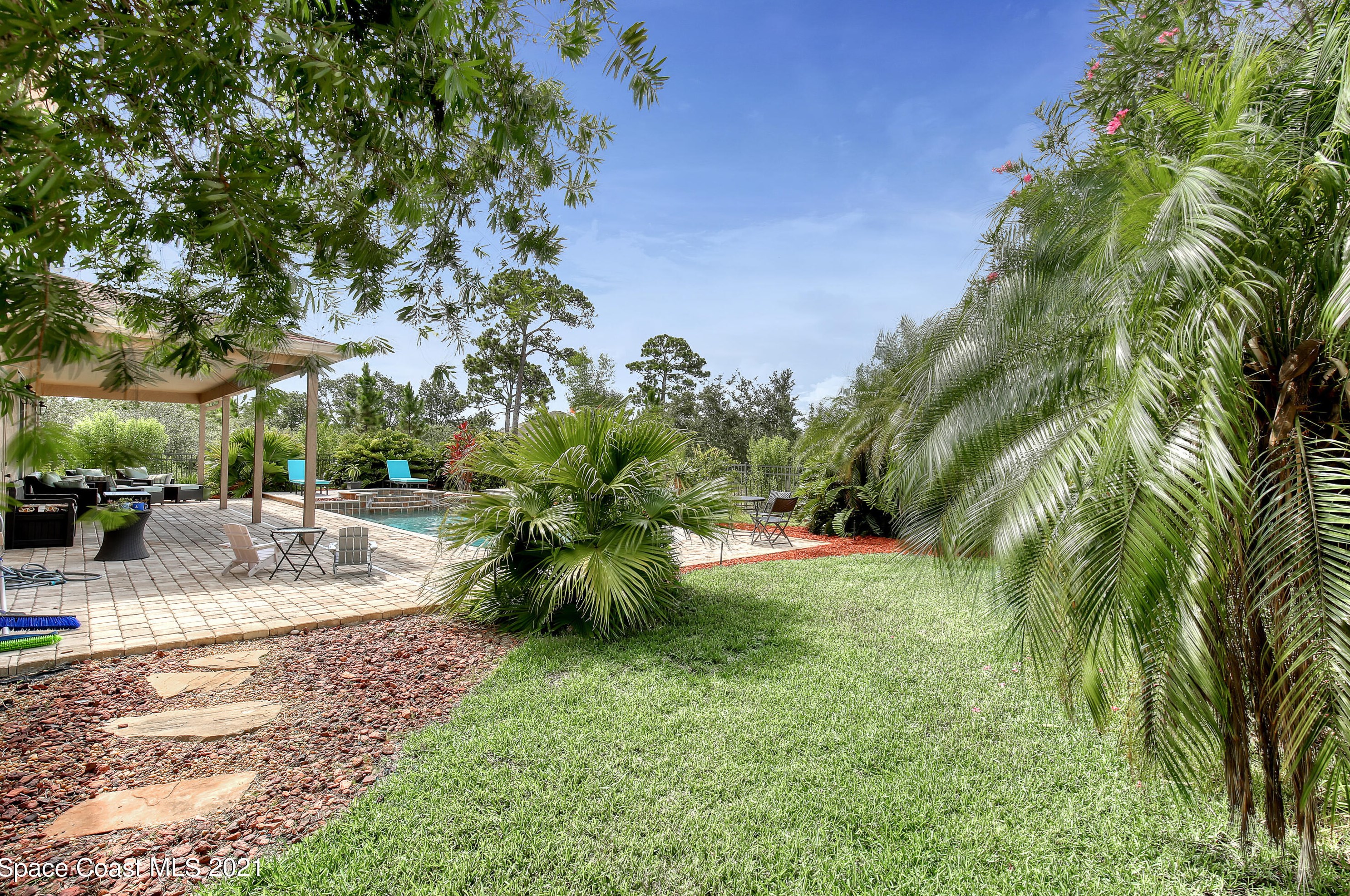 1209 Tipperary Dr, Melbourne FL  32940-6029 exterior