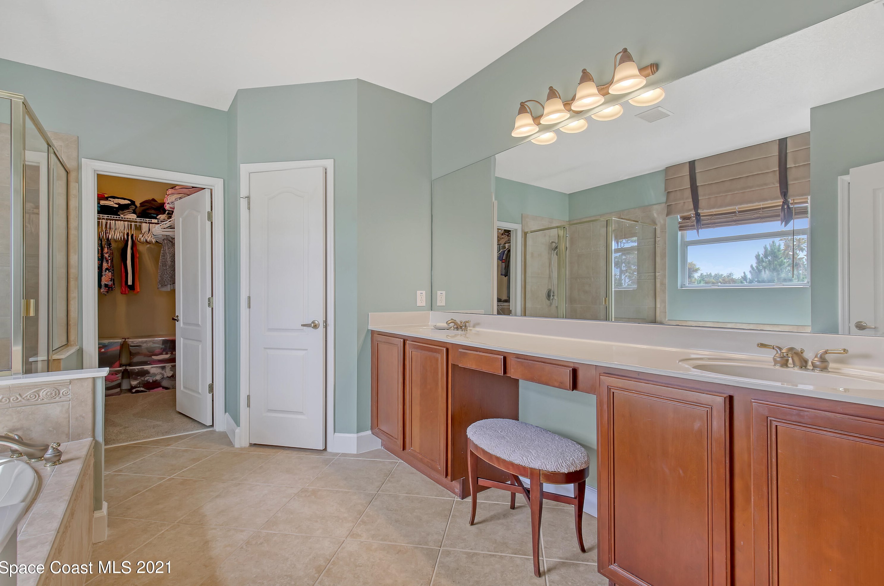 1209 Tipperary Dr, Melbourne FL  32940-6029 exterior