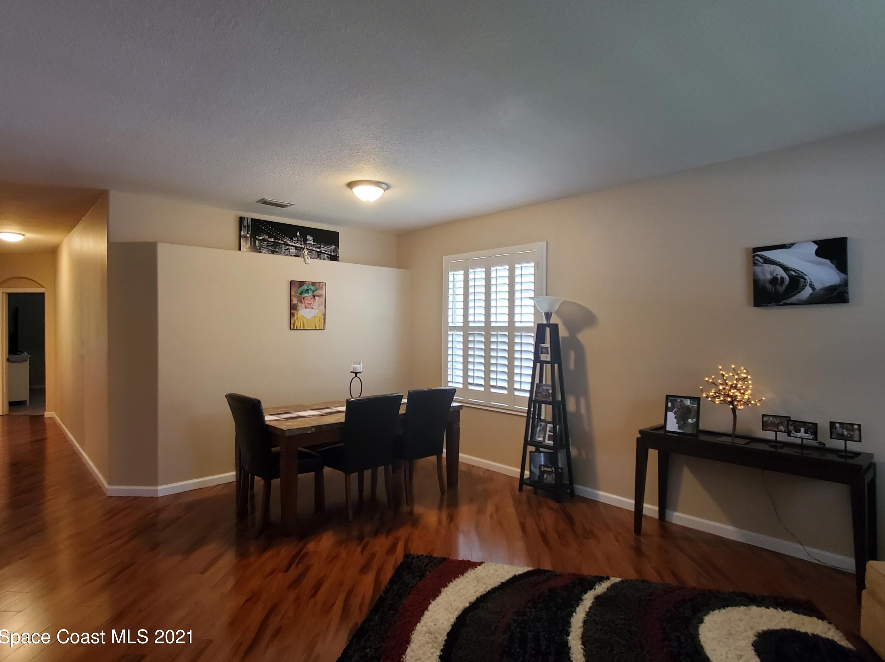 2312 Glasbern Cir, Melbourne, FL 32904-8069