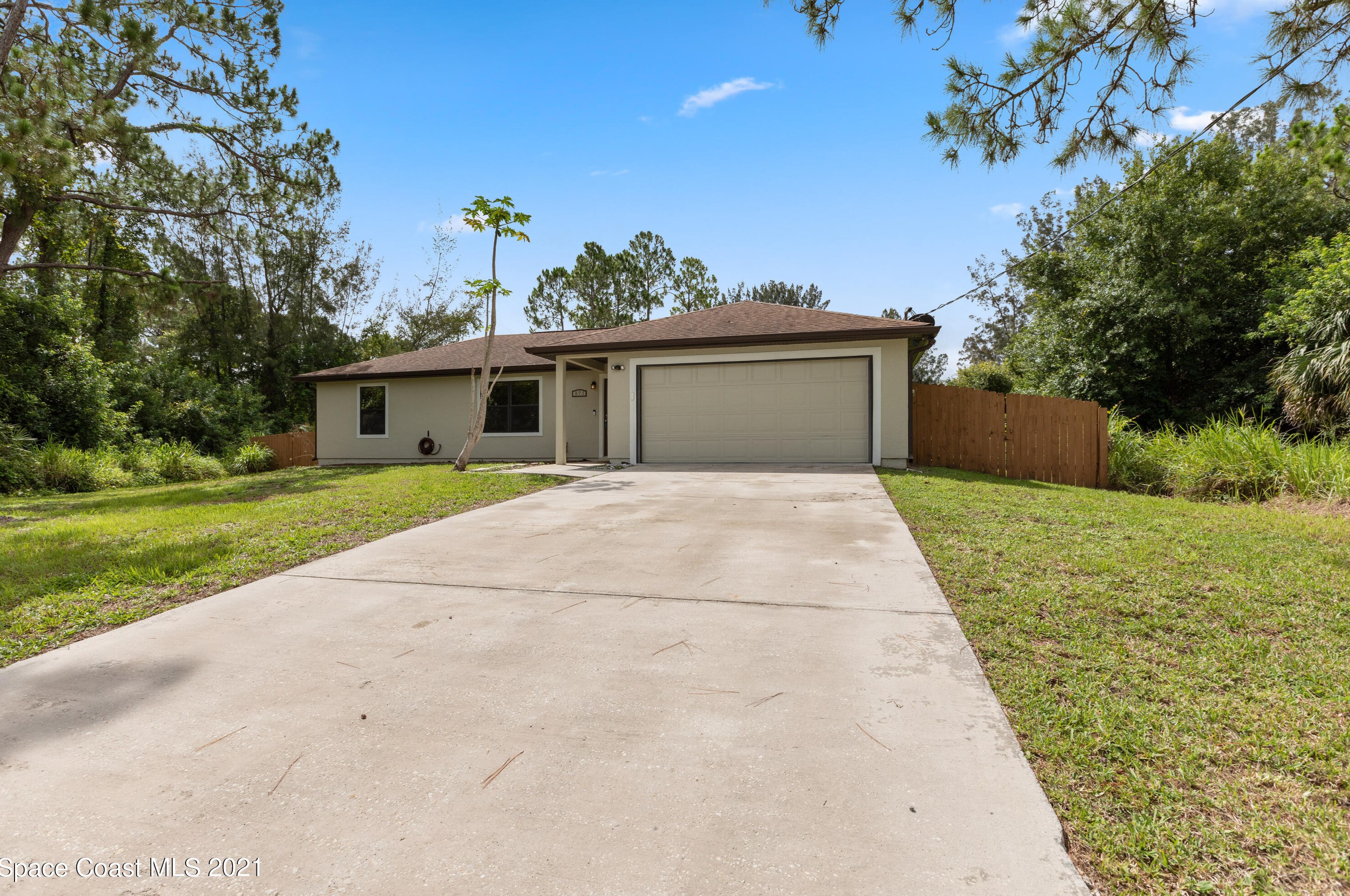 895 Kalif Ave, Melbourne, FL 32908-4253