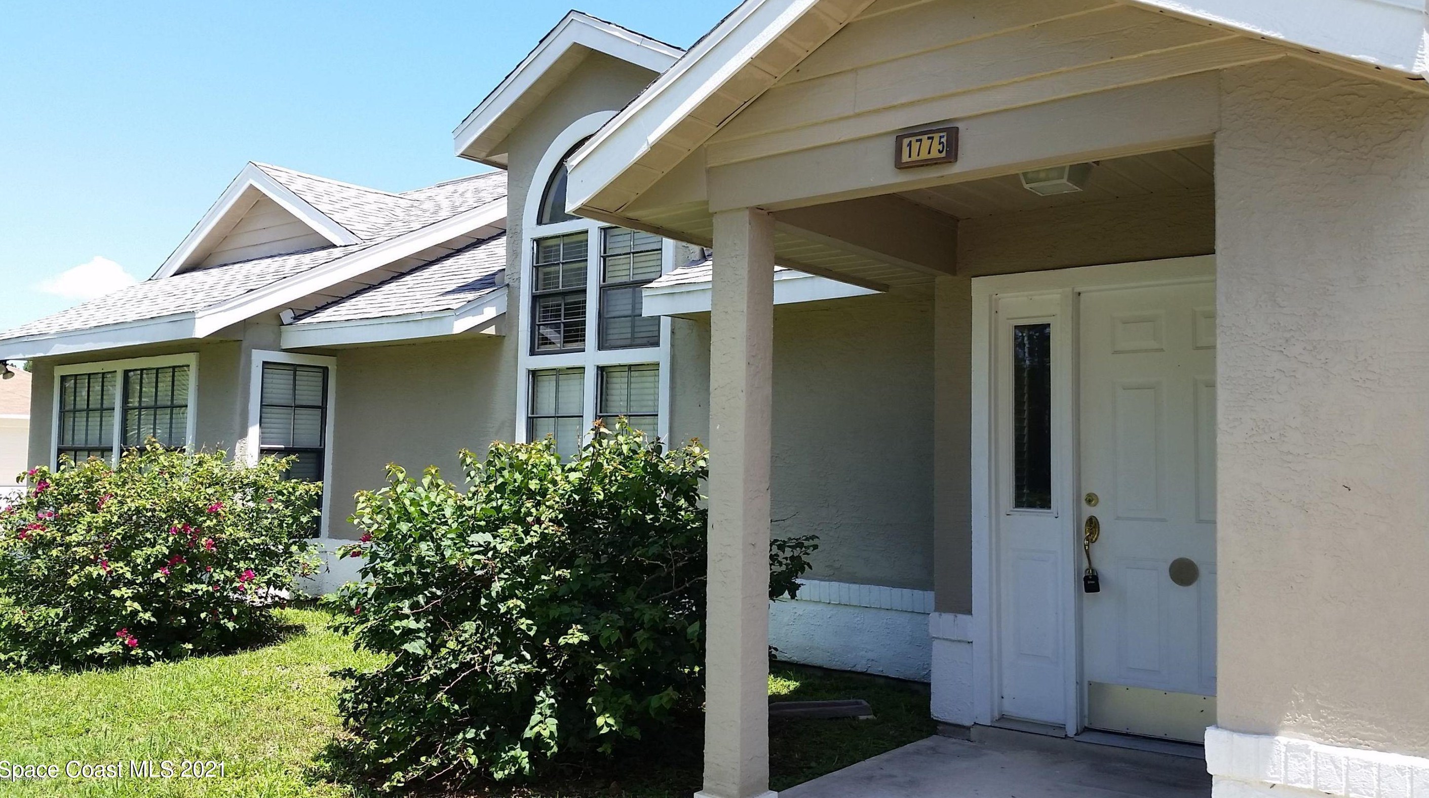 1775 Lacombe St, Melbourne, FL 32907-8111