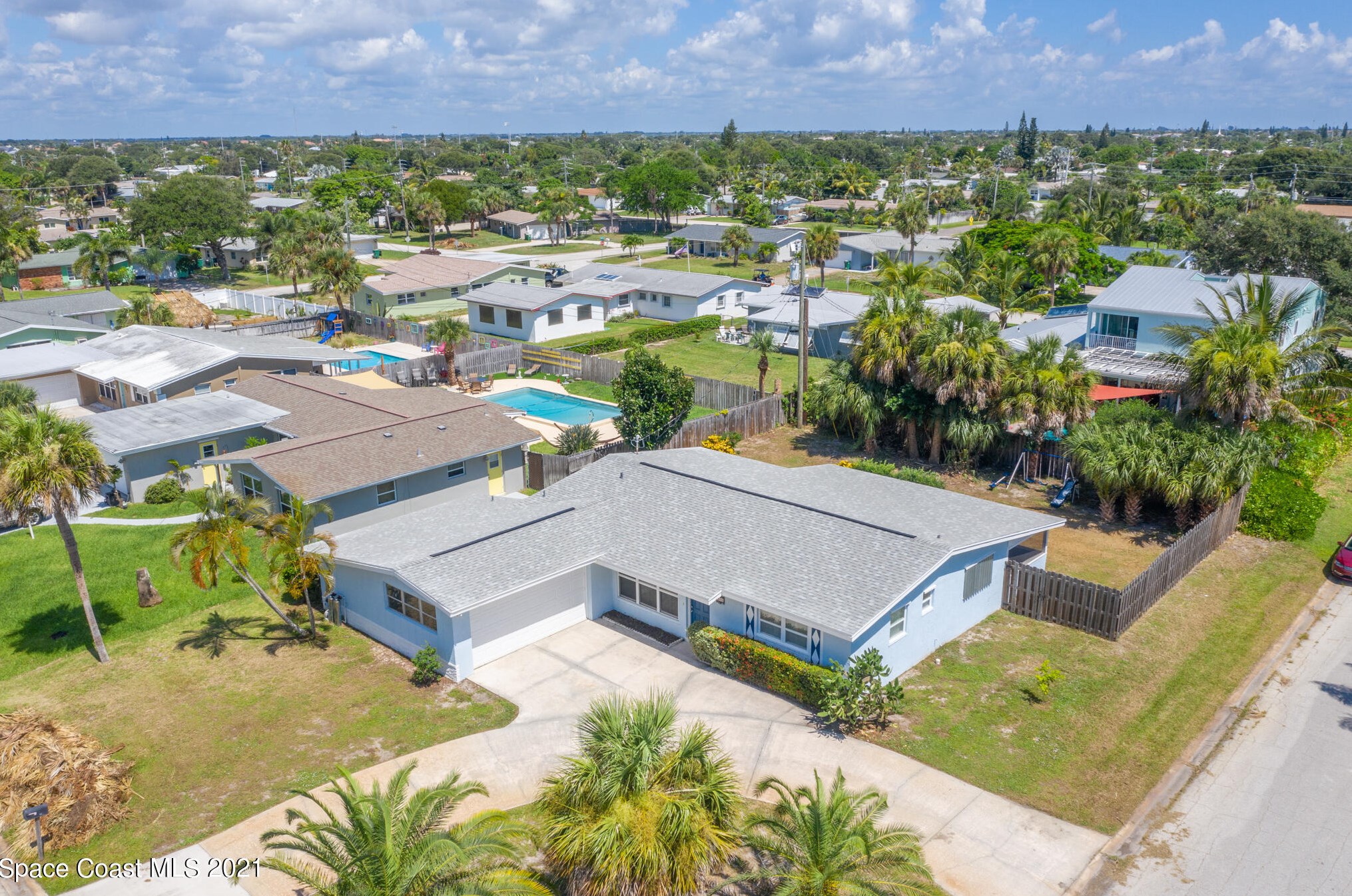 360 Willow Dr, Melbourne, FL 32937-3237