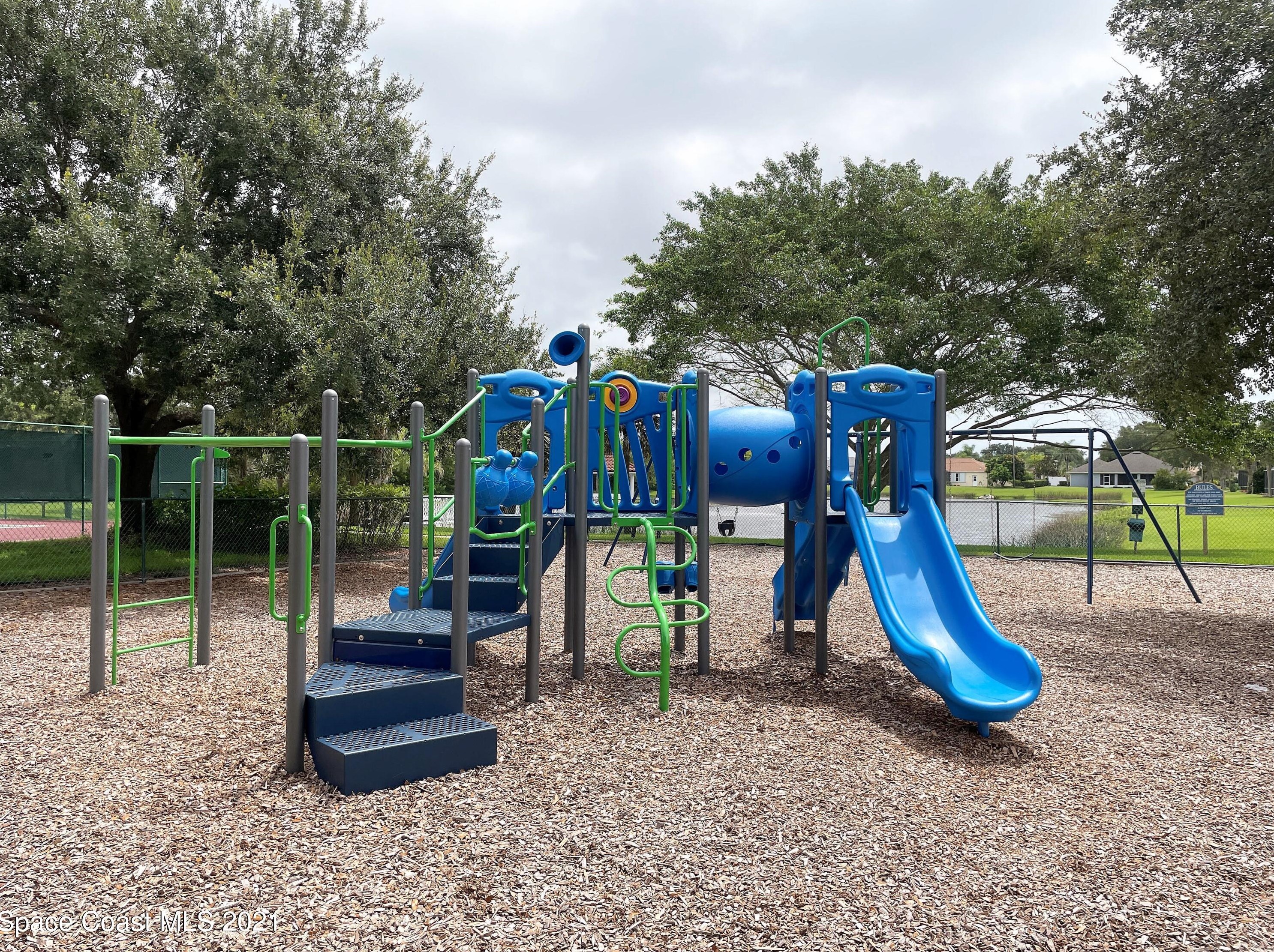 227 Cove Loop Dr, Merritt Island, FL 32953-3072