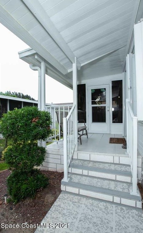 535 Longan Dr, Sebastian, FL 32976