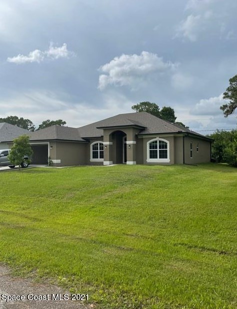 1521 Newport St, Melbourne, FL 32909-5477