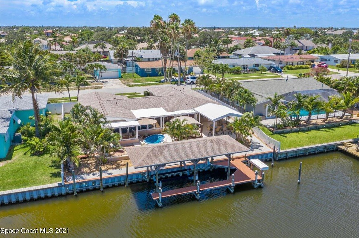 457 Penguin Dr, Melbourne FL  32937-3782 exterior