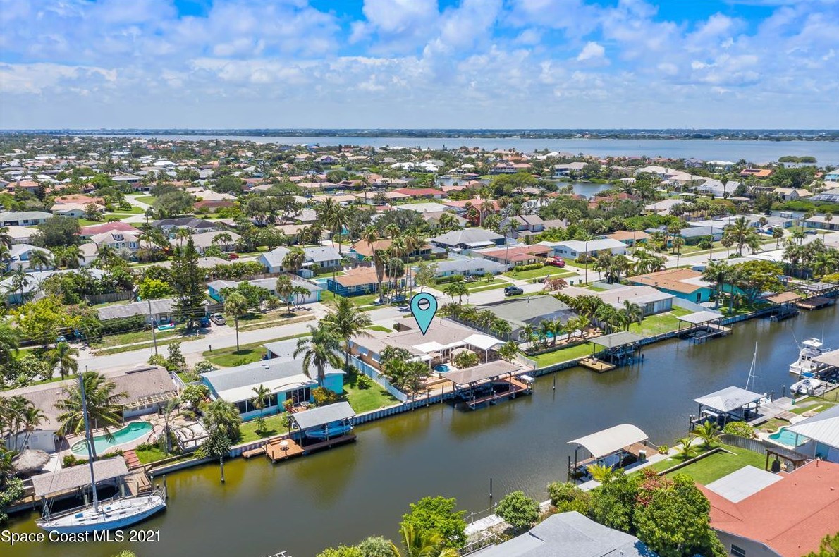 457 Penguin Dr, Melbourne, FL 32937-3782