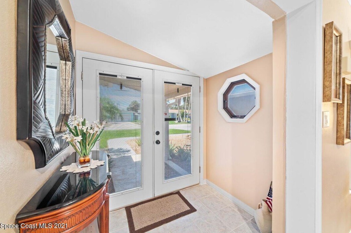 457 Penguin Dr, Melbourne FL  32937-3782 exterior