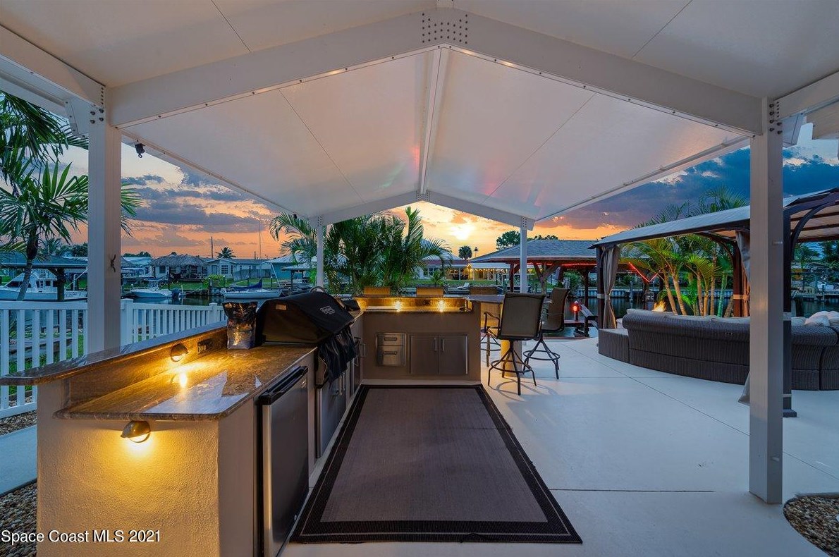 457 Penguin Dr, Melbourne FL  32937-3782 exterior