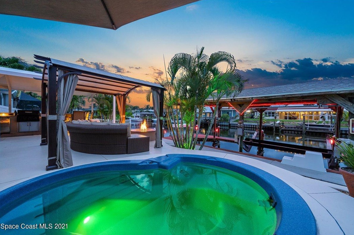 457 Penguin Dr, Melbourne FL  32937-3782 exterior