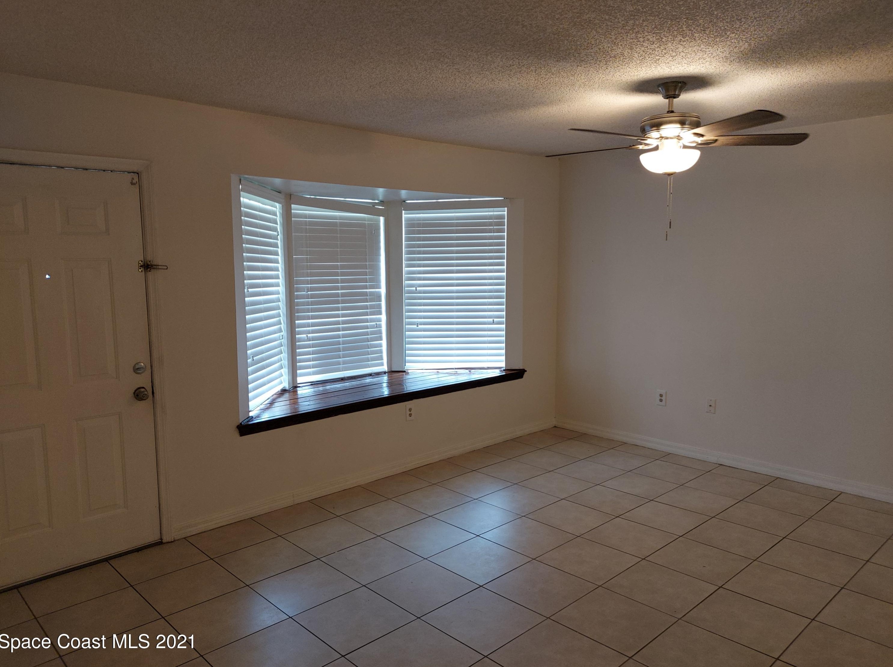 1328 Union St, Melbourne, FL 32909-5133