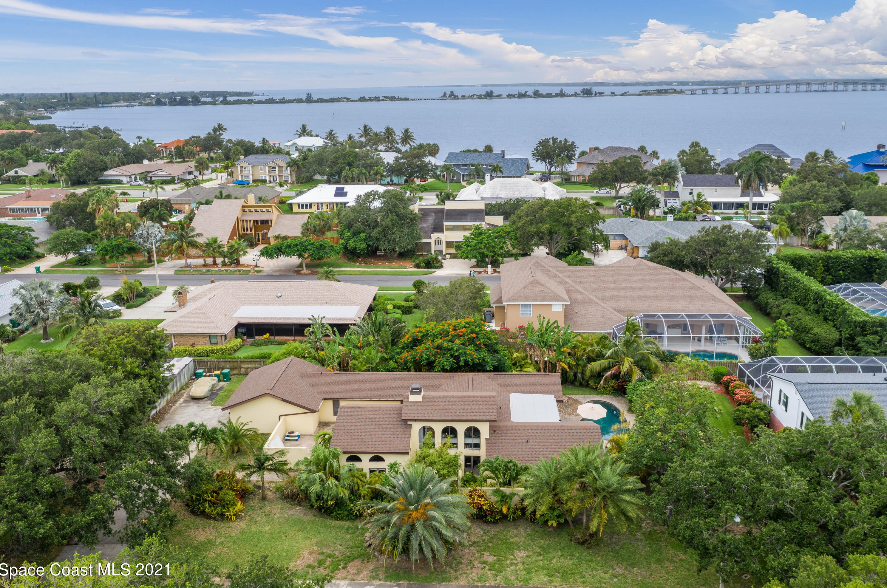 515 River Oaks Dr, Melbourne, FL 32903-4612