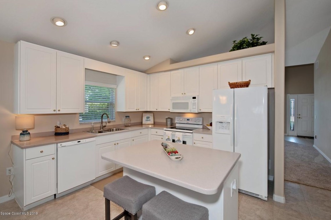 3092 Grayson Dr, Melbourne, FL 32940-6640