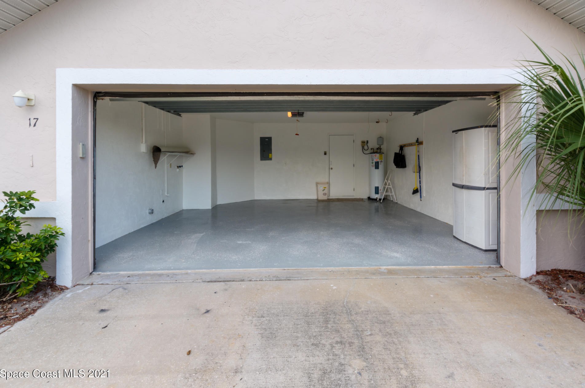17 Sunset St, Melbourne, FL 32937-2970