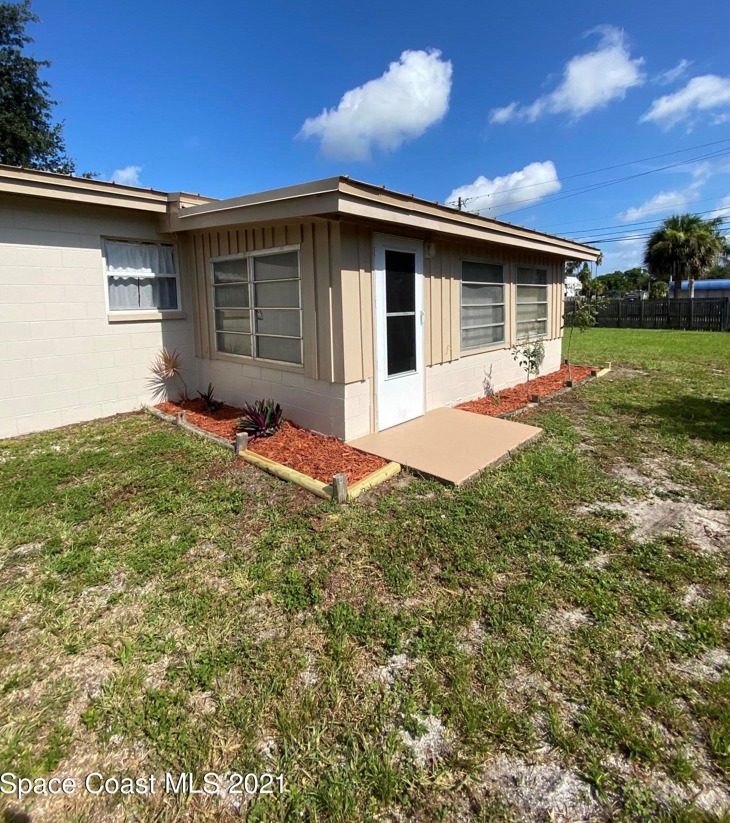 830 Jacaranda St, Merritt Island, FL 32952-5986