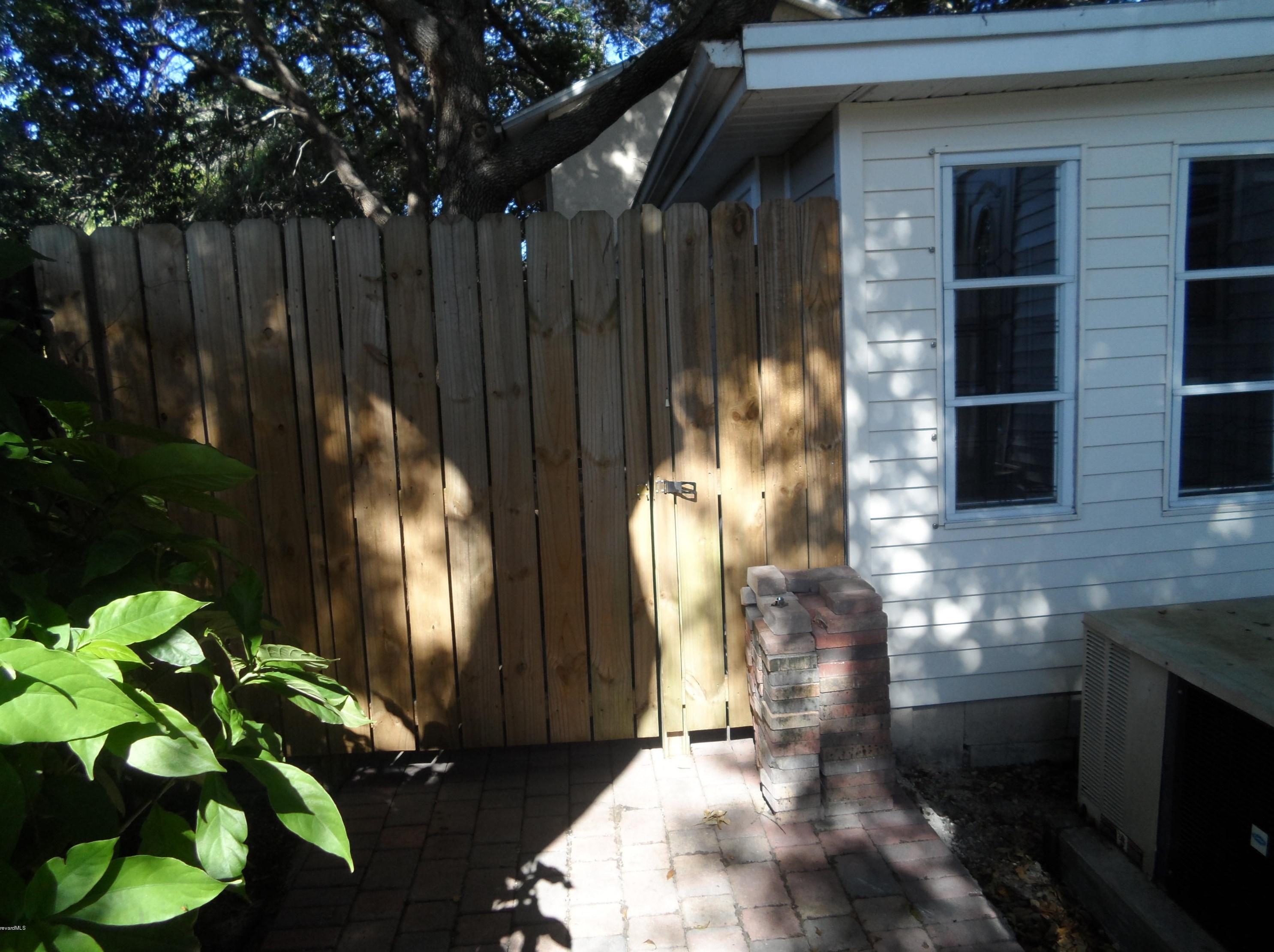 230 N Tropical Trail #b, Merritt Island, FL 32953