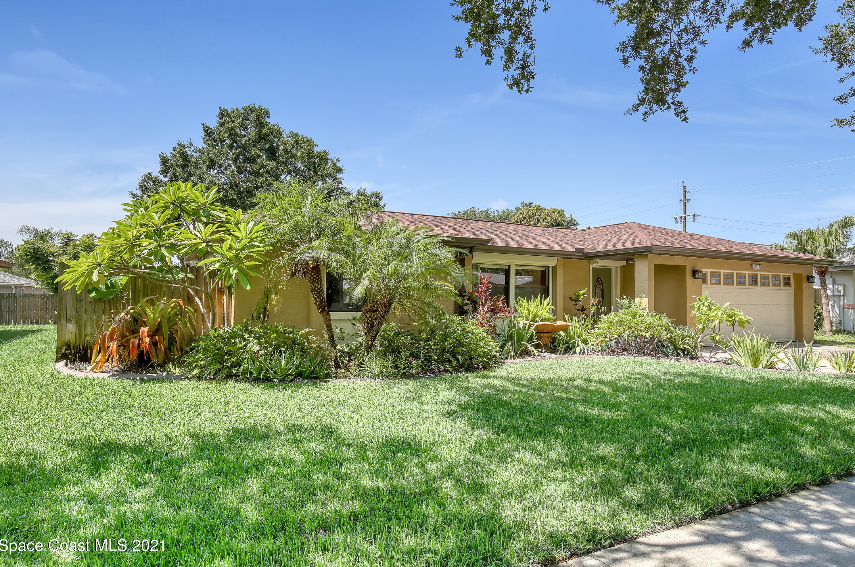 2015 Nicklaus Dr, Melbourne, FL 32935-4560