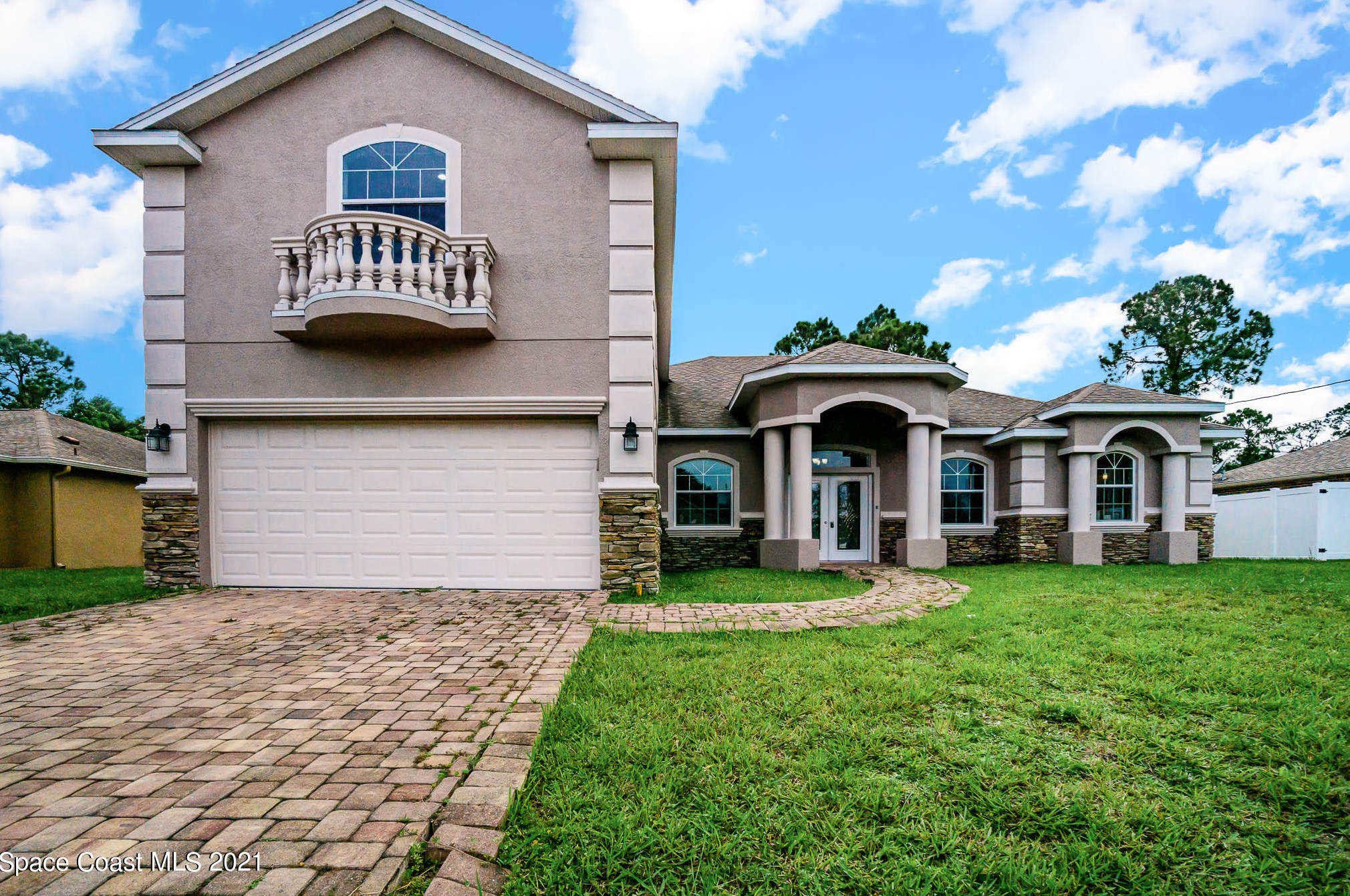 187 Abello Rd, Melbourne, FL 32909-8815