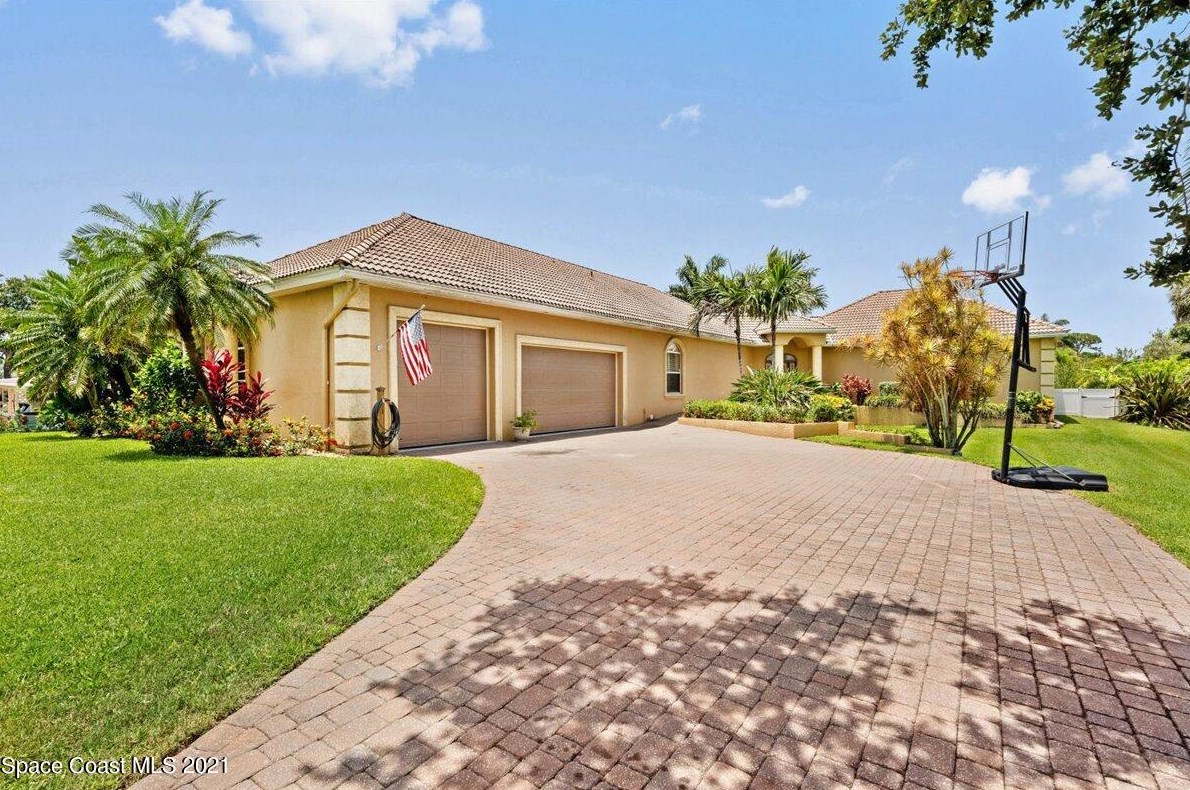 1955 S Banana River Dr, Merritt Island, FL 32952