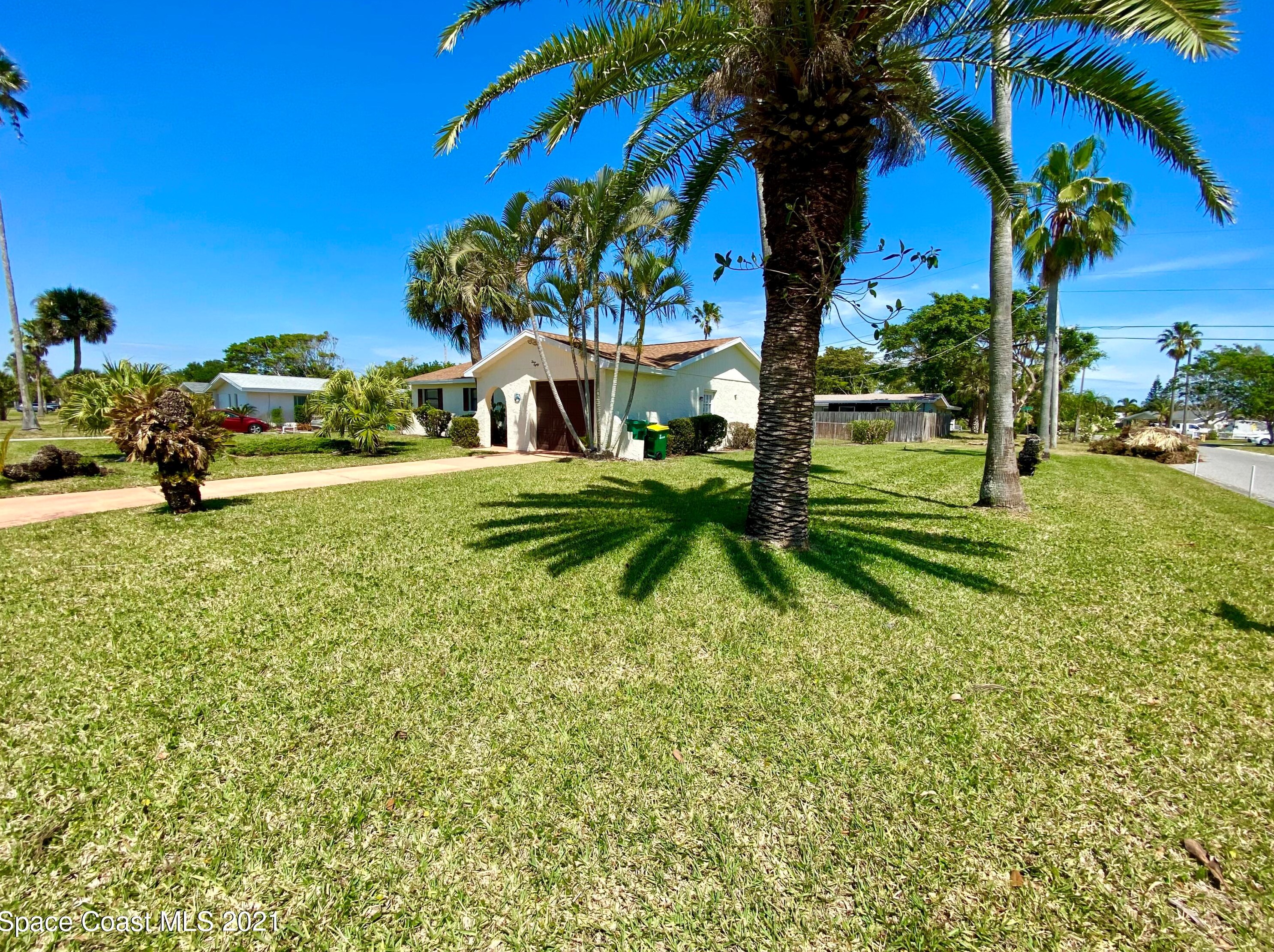 380 Coconut Dr, Melbourne, FL 32903