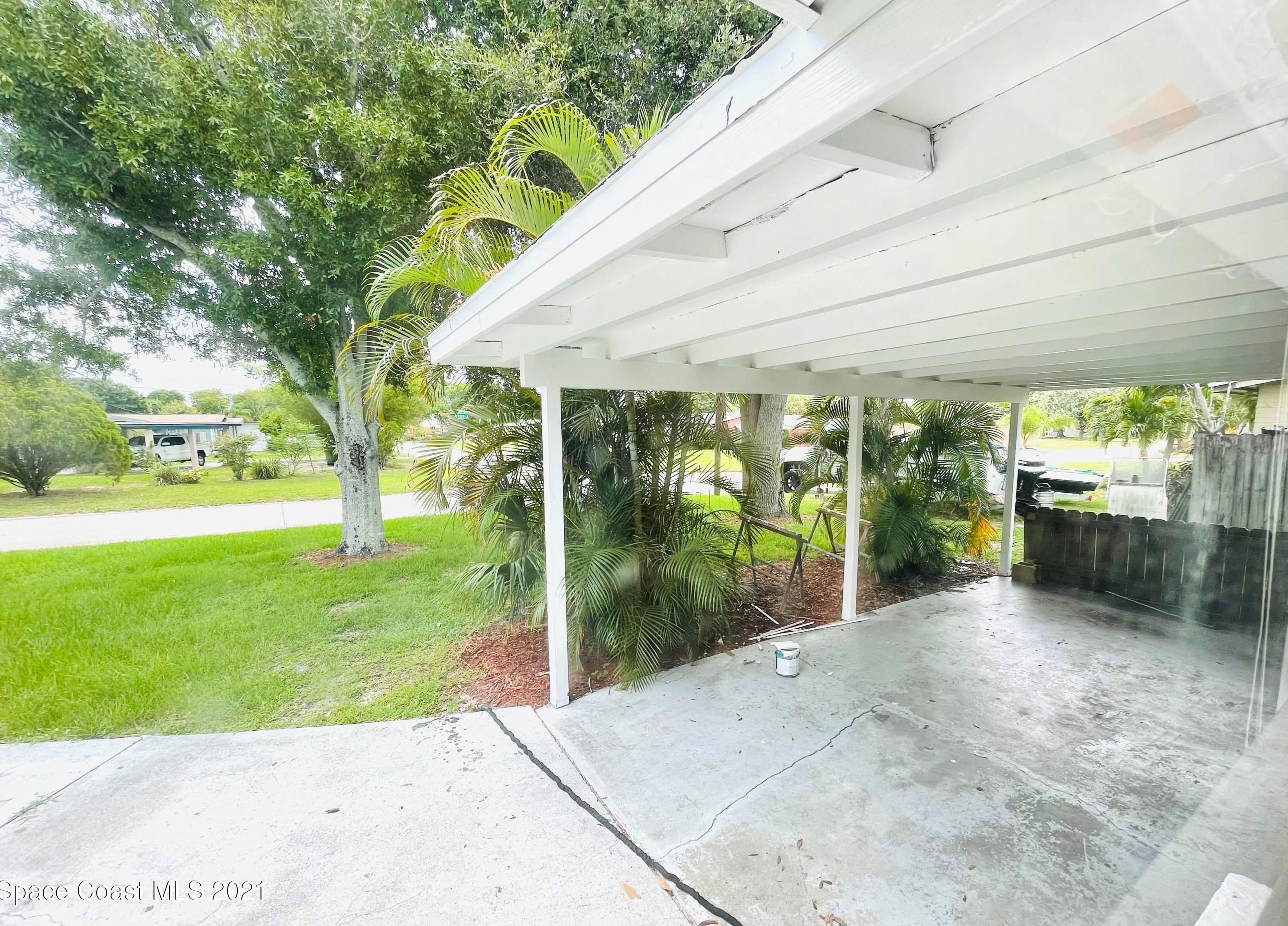 1433 Breeze Ln, Melbourne, FL 32935-2005