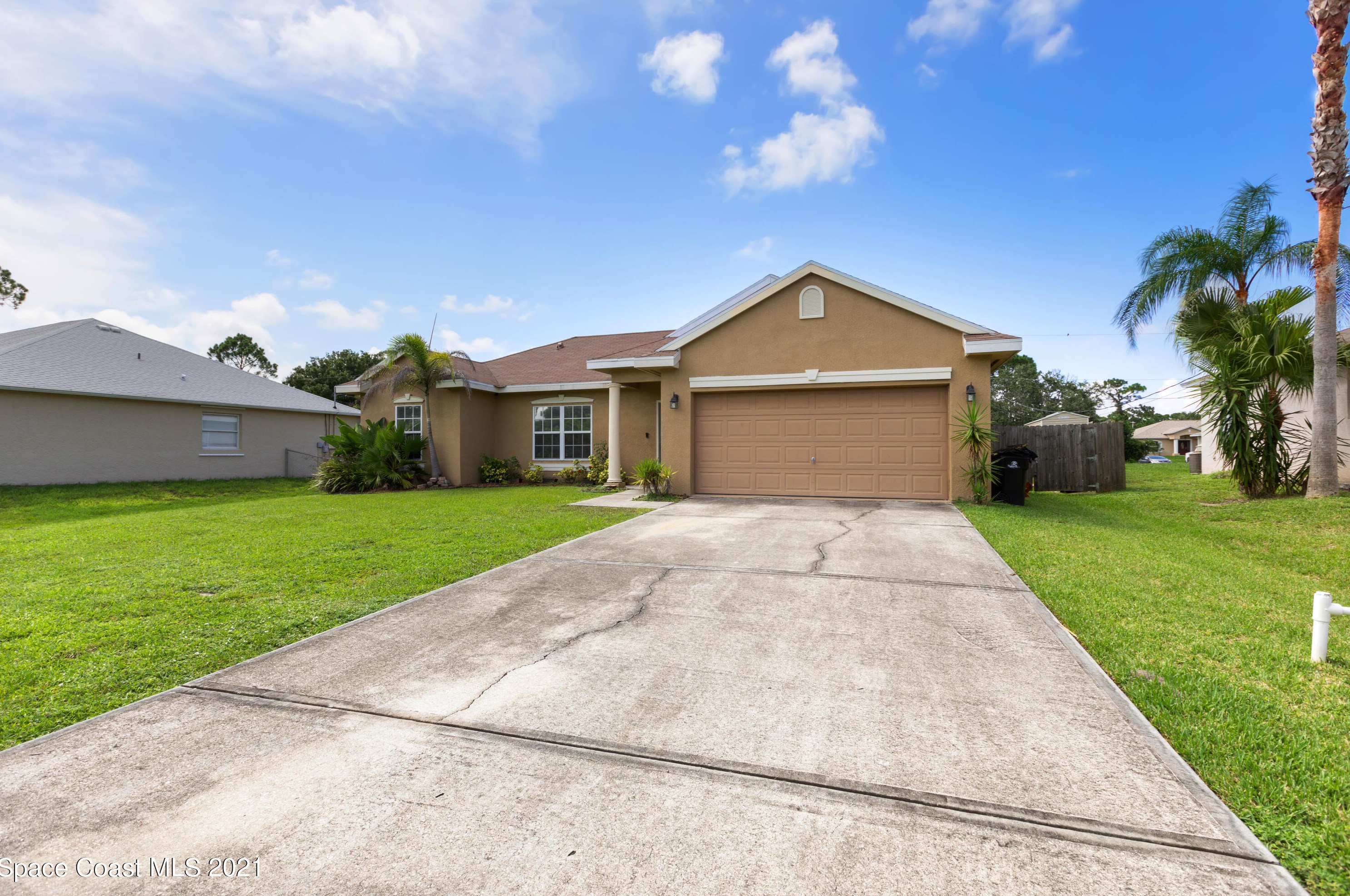 1399 Toy St, Melbourne, FL 32909-5718