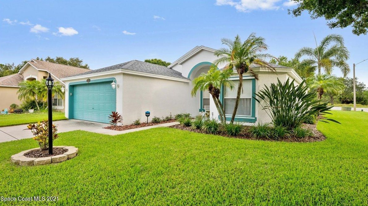 3315 Cedar Bay Dr, Melbourne, FL 32934-2913