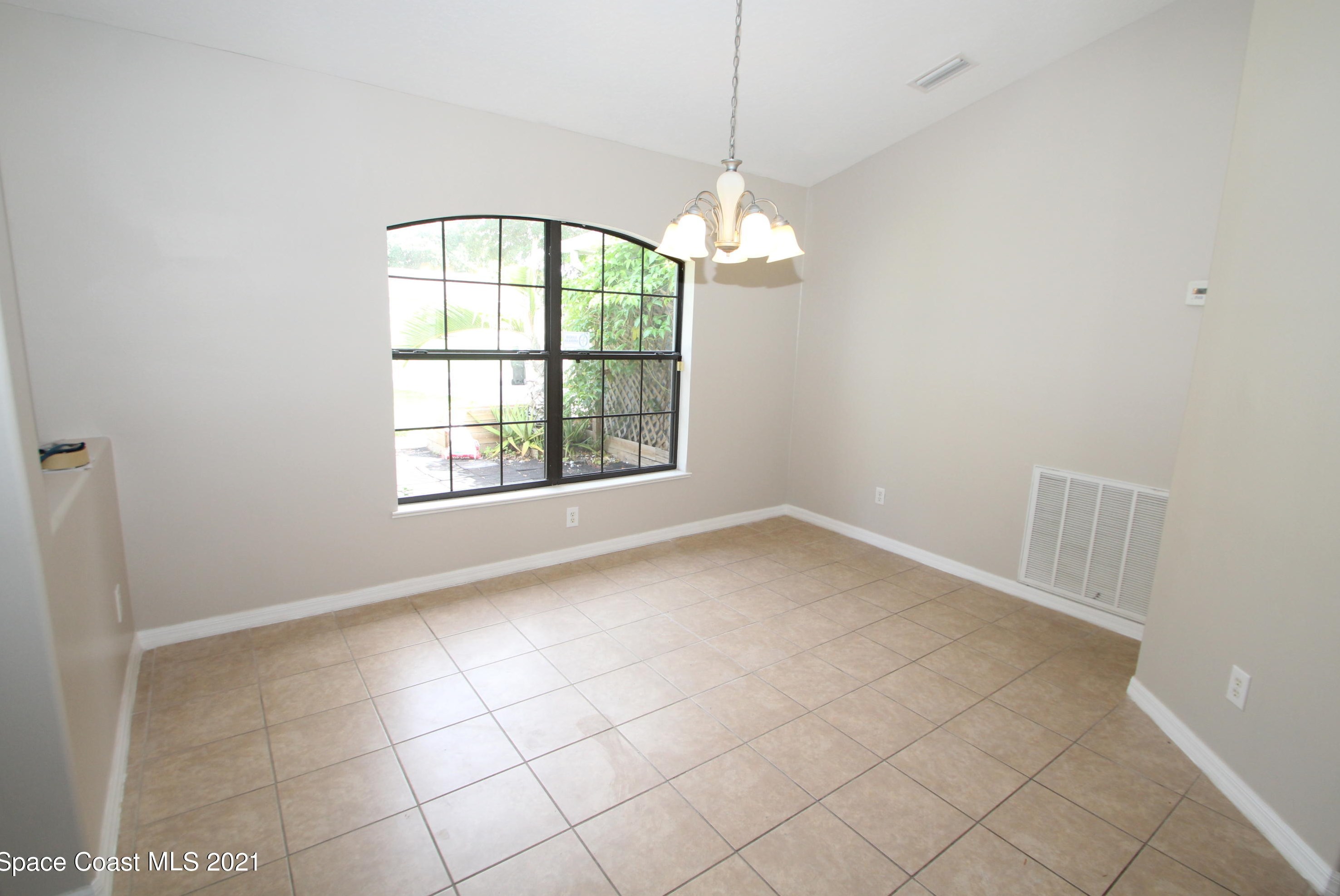 1131 Sandusky St, Melbourne, FL 32909-5861