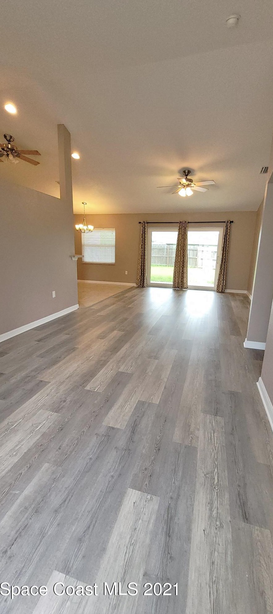 2033 Gloria Cir Ne, Melbourne, FL 32905