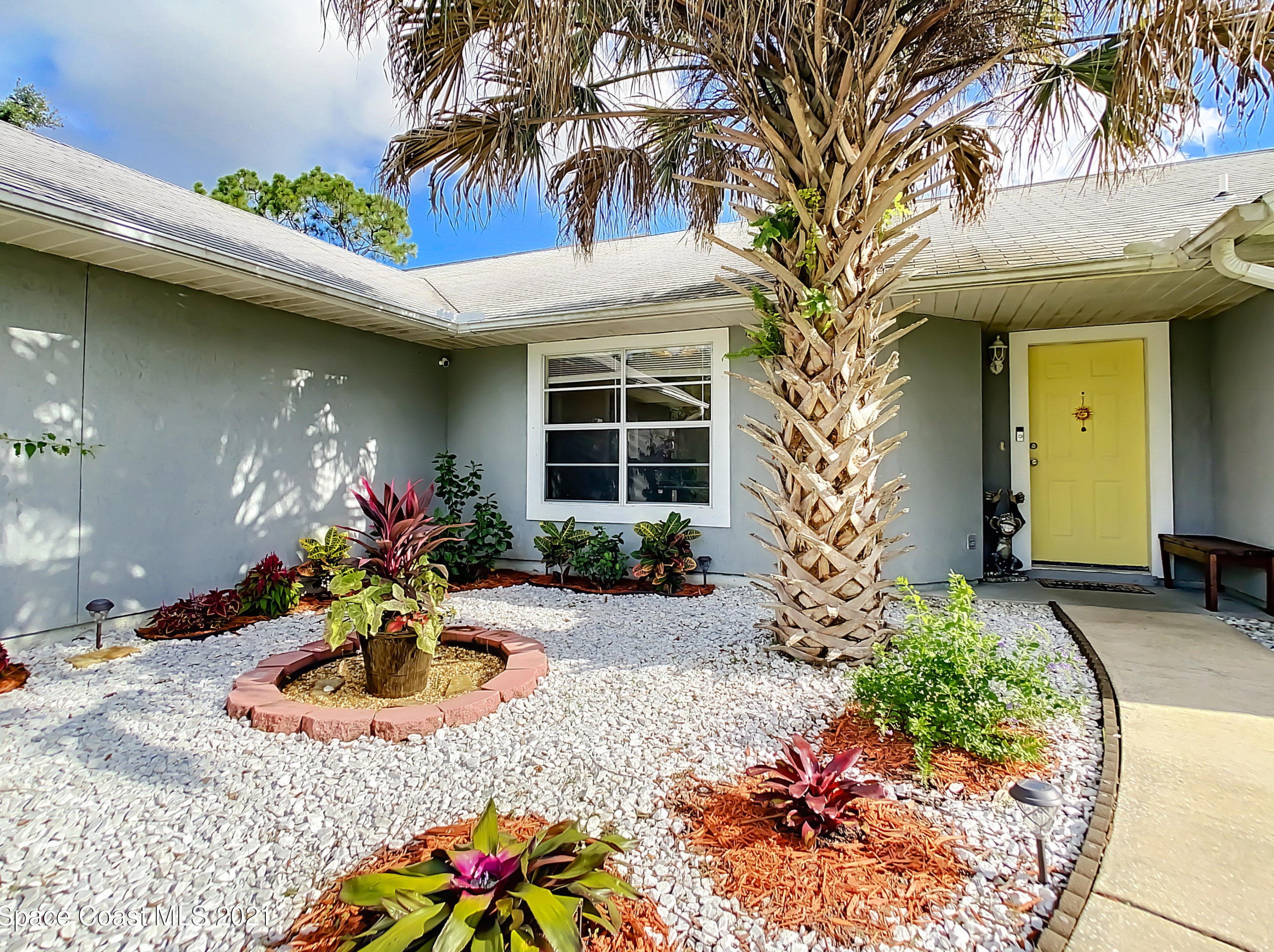 634 Waycross Rd, Melbourne, FL 32908-3311