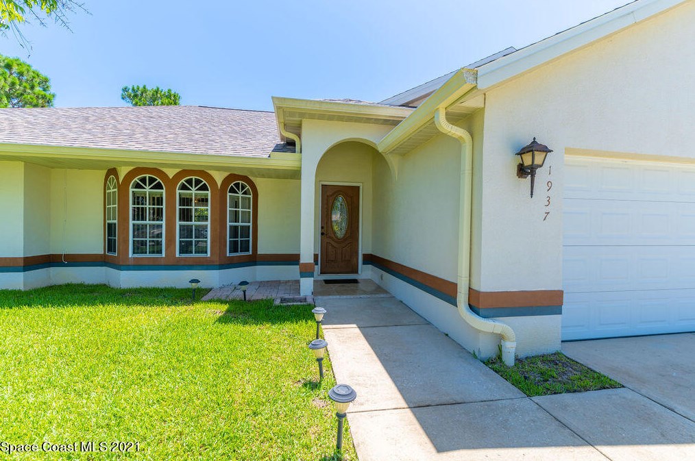 1937 Slone Blvd, Melbourne, FL 32935-4756