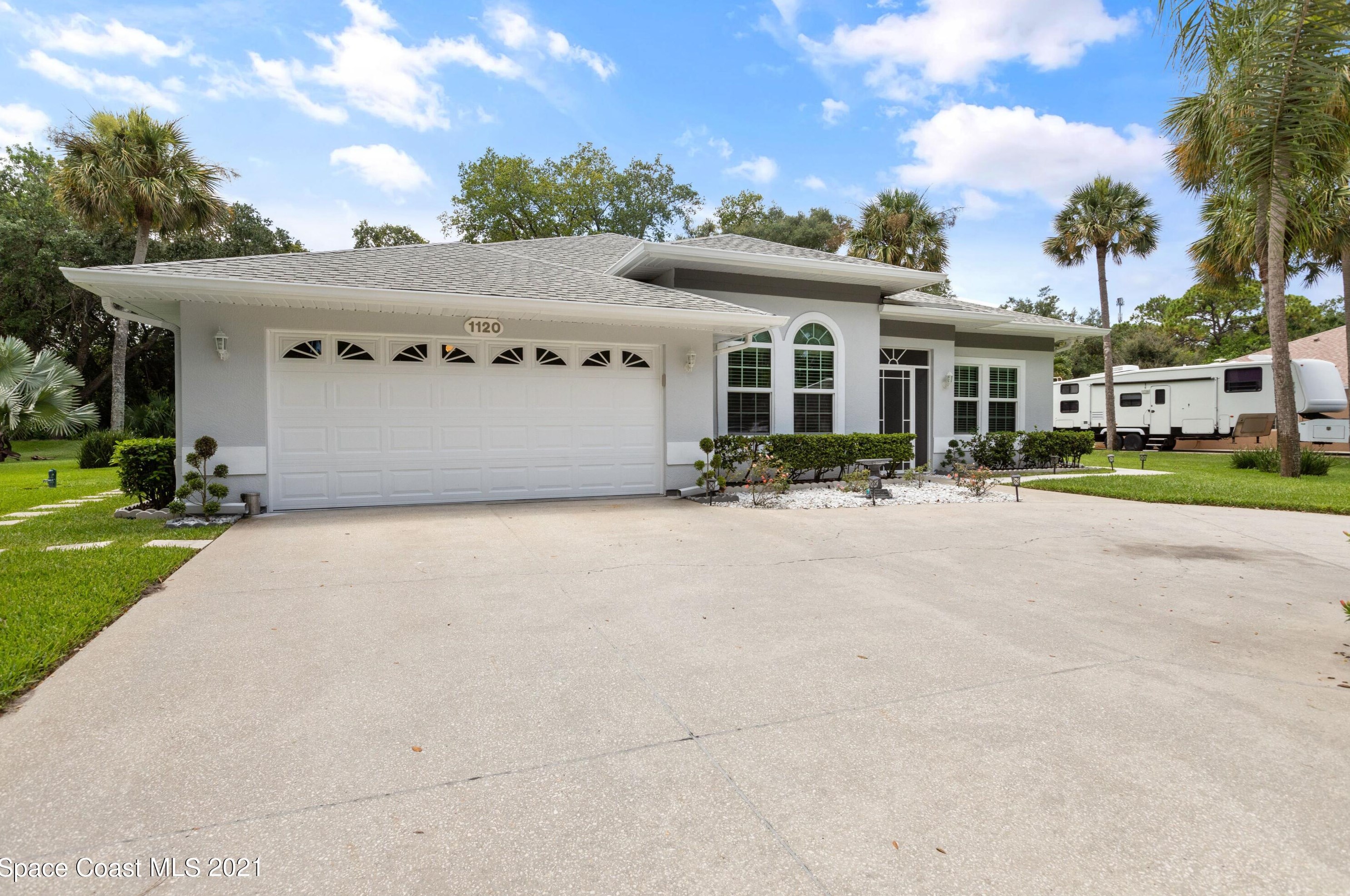 1120 Meadowbrook Rd, Melbourne, FL 32905-5048